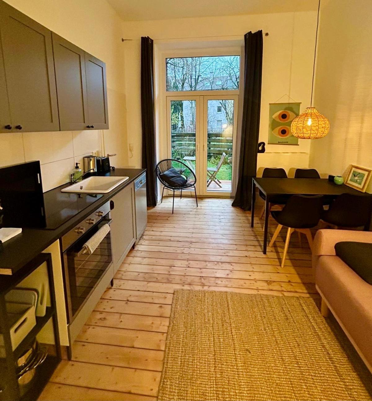 Feelslikehome - Stylische Und Zentrale Altbauwohnung Mit Terrasse&Garten Bochum Luaran gambar